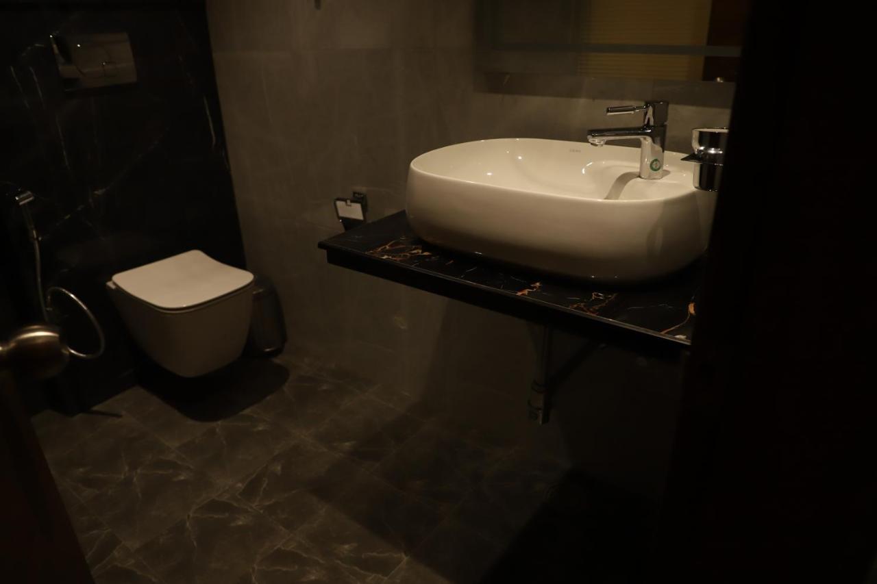Hotel Emperio Grand Lucknow Bagian luar foto