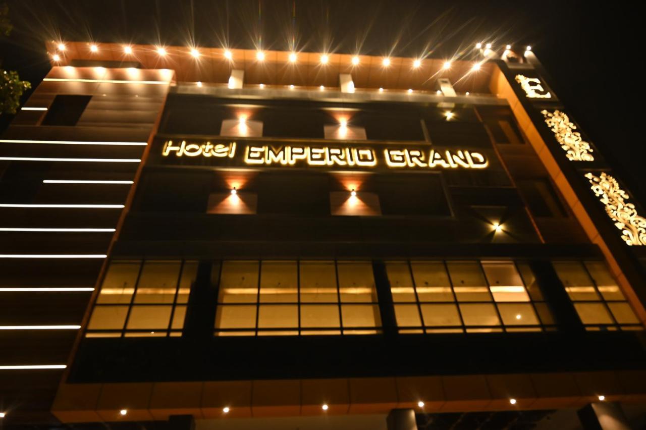 Hotel Emperio Grand Lucknow Bagian luar foto