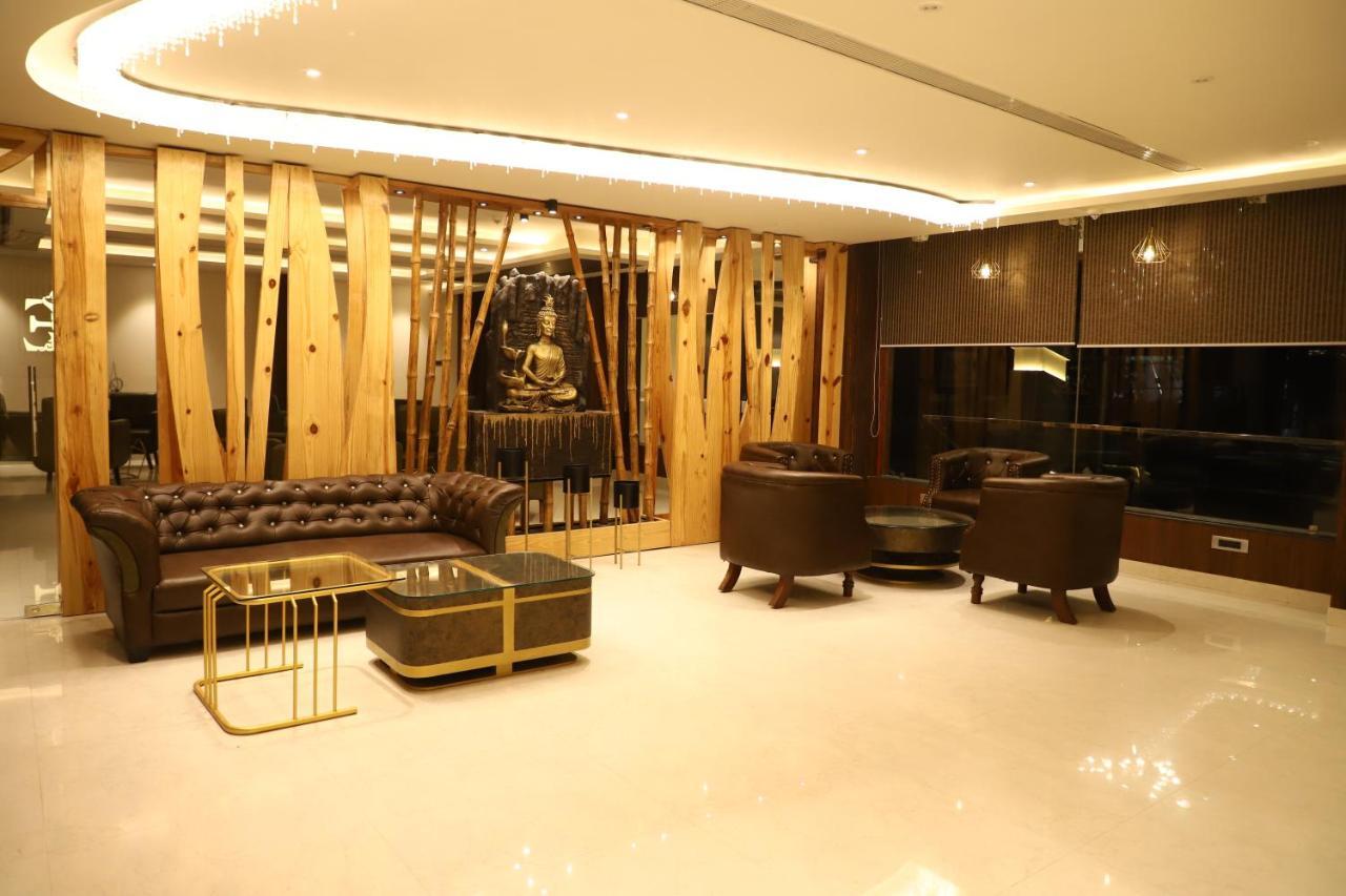Hotel Emperio Grand Lucknow Bagian luar foto
