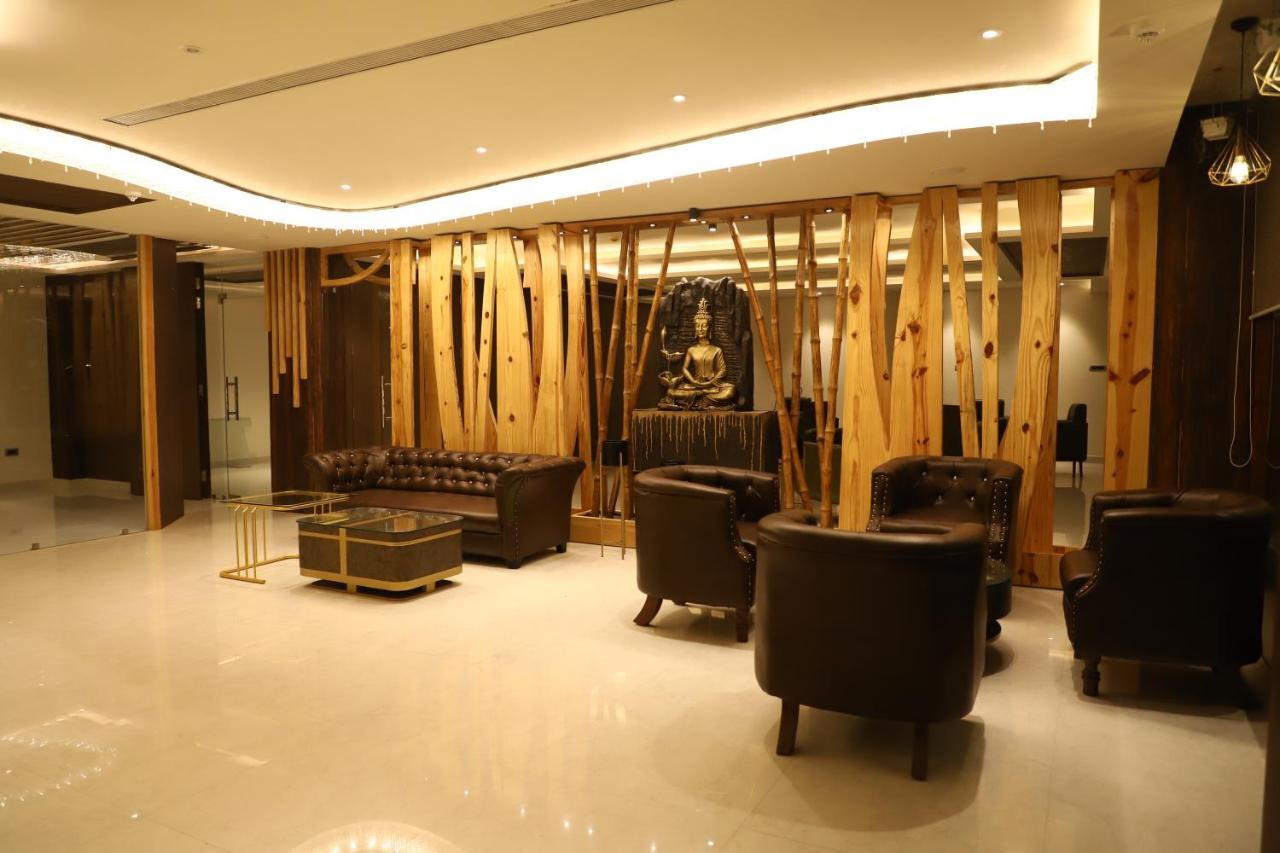 Hotel Emperio Grand Lucknow Bagian luar foto